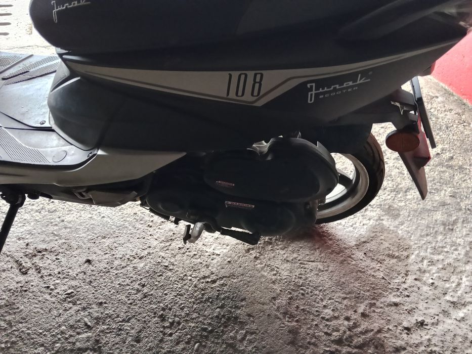 Skuter junak 108