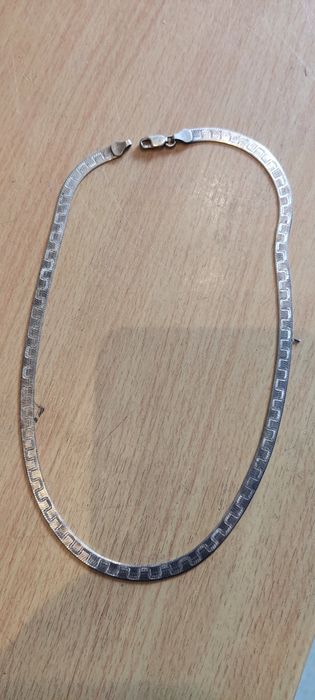 Srebrny płaski Grecki wzór