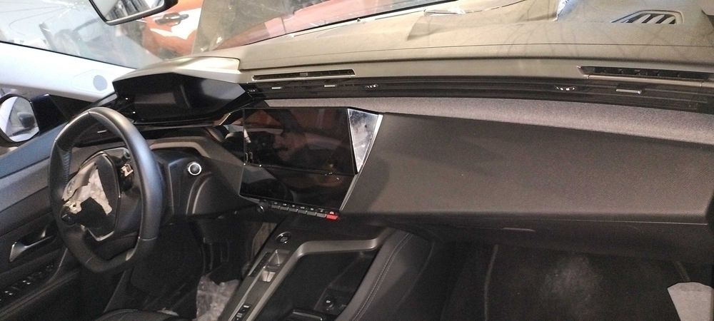 PEUGEOT 308 com documentos