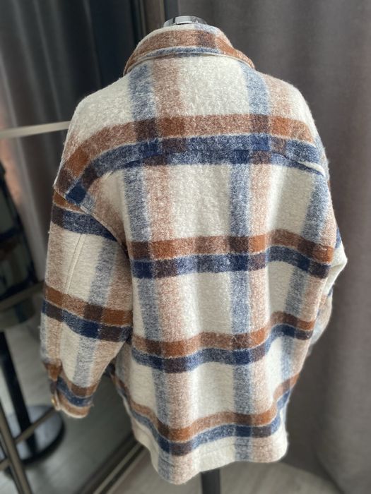 Стильне пальто, сорочка в клітинку Zara