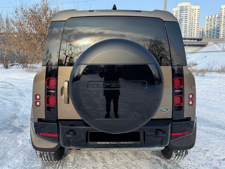 Land Rover Defender D300 X-Dynamic