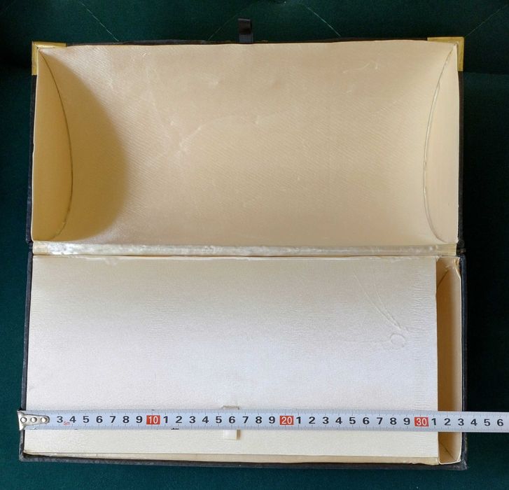 GHD Deluxe Midnight pokrowiec pudełko kuferek puzderko dark Gothic