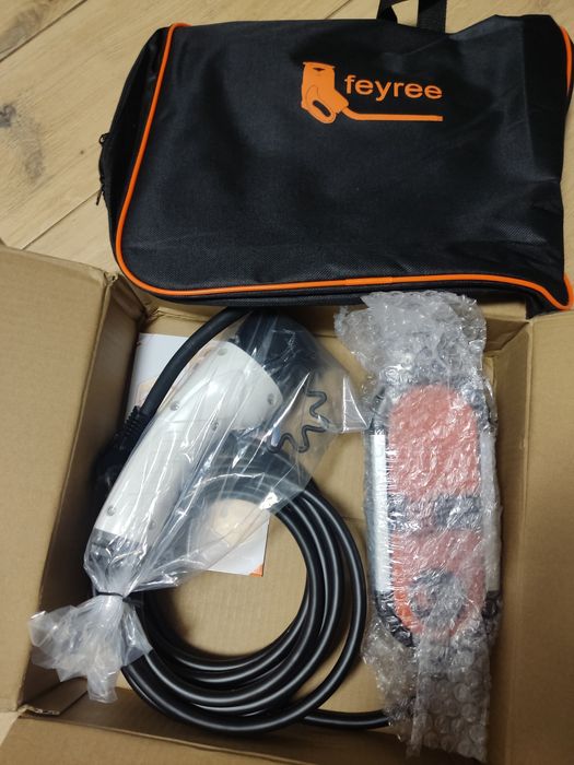 Feyree зарядний пристрій для електромобіля. Type 2.