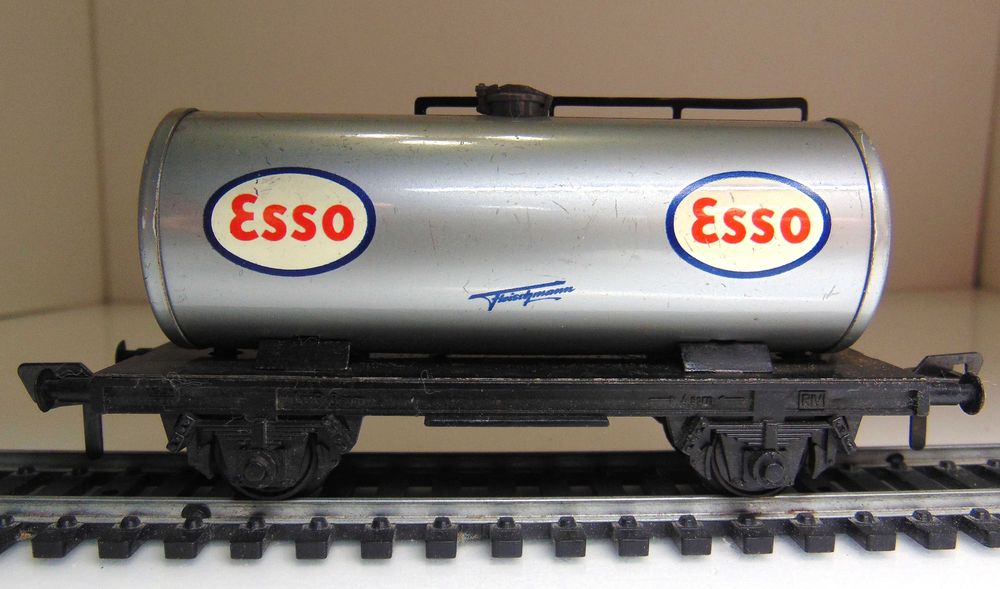 Вагон цистерна Esso Fleischmann, H0 (1:87).