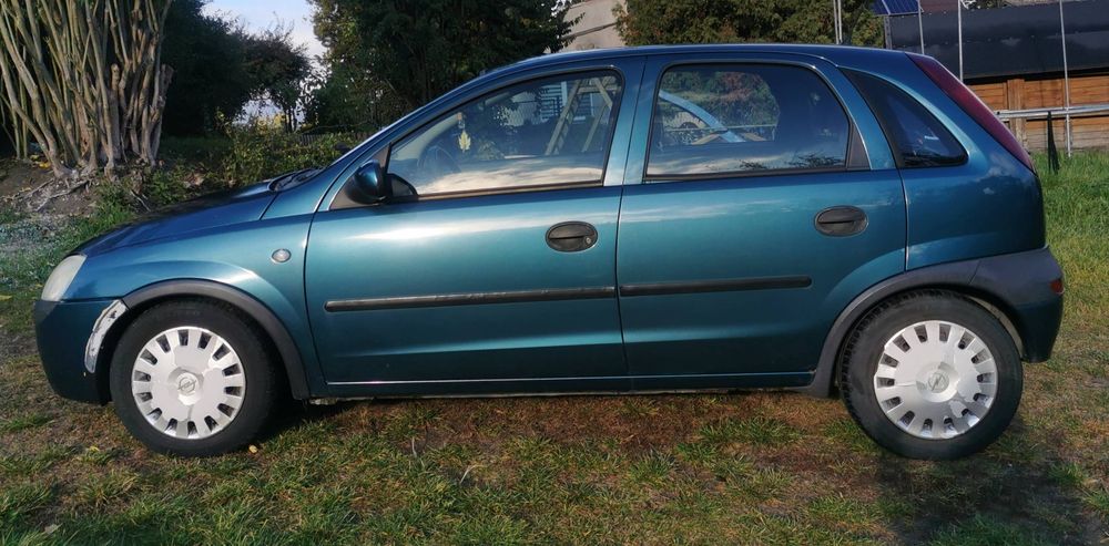 Opel Corsa C 2001  1.2 benzyna 5 drzwiowa