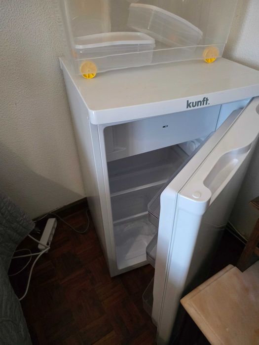 Quarto para arrendar no centro de Gaia