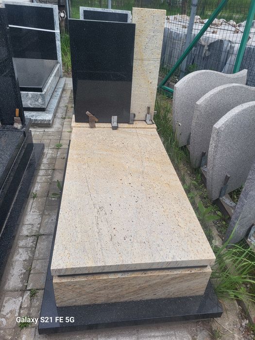 Nagrobki granitowe od 3500