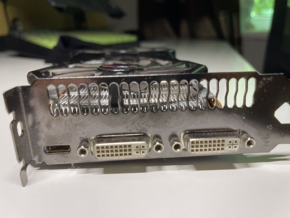 Відеокарта Gigabyte GTX 560 1GB Windforce (GV-N56GSO-1GI) Б/В