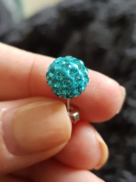 Brincos com pedras brilhantes 10mm * várias cores NOVOS