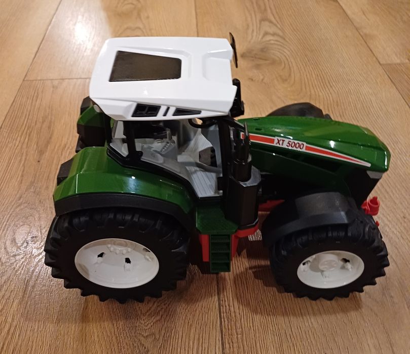Bruder traktor jak nowy