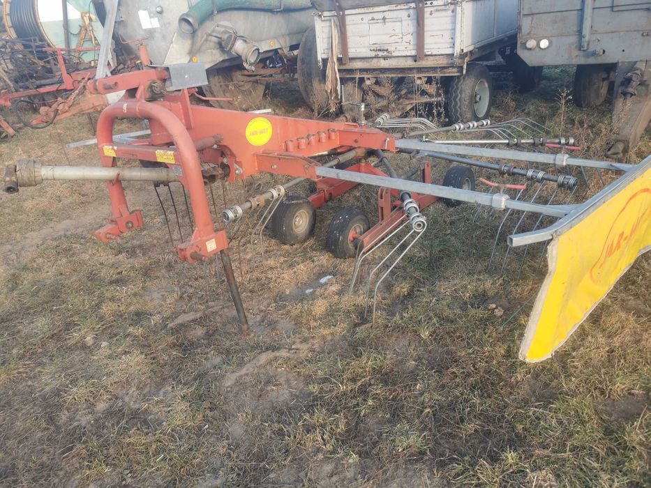 Zgrabiarka karuzelowa