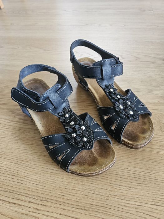 Sandaly czarne 36 Deichmann Easy street koturn