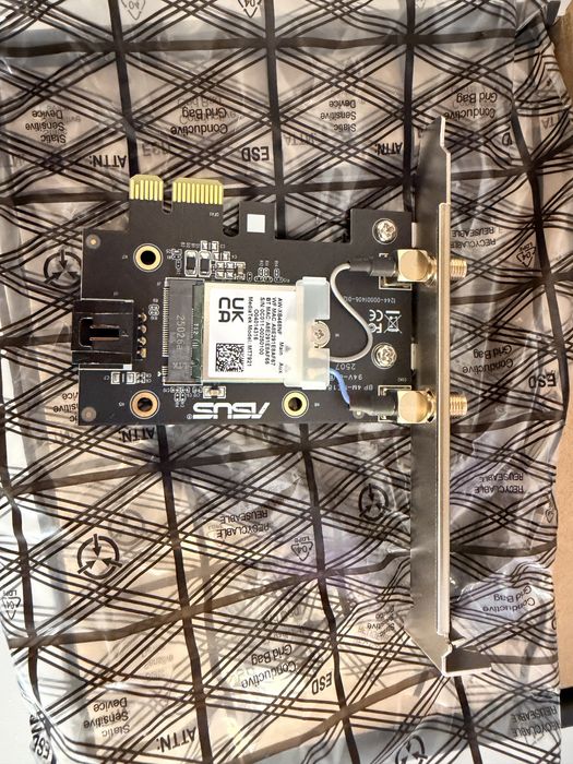 Asus PCE-AX1800 WiFi6 + Bluetooth адаптер