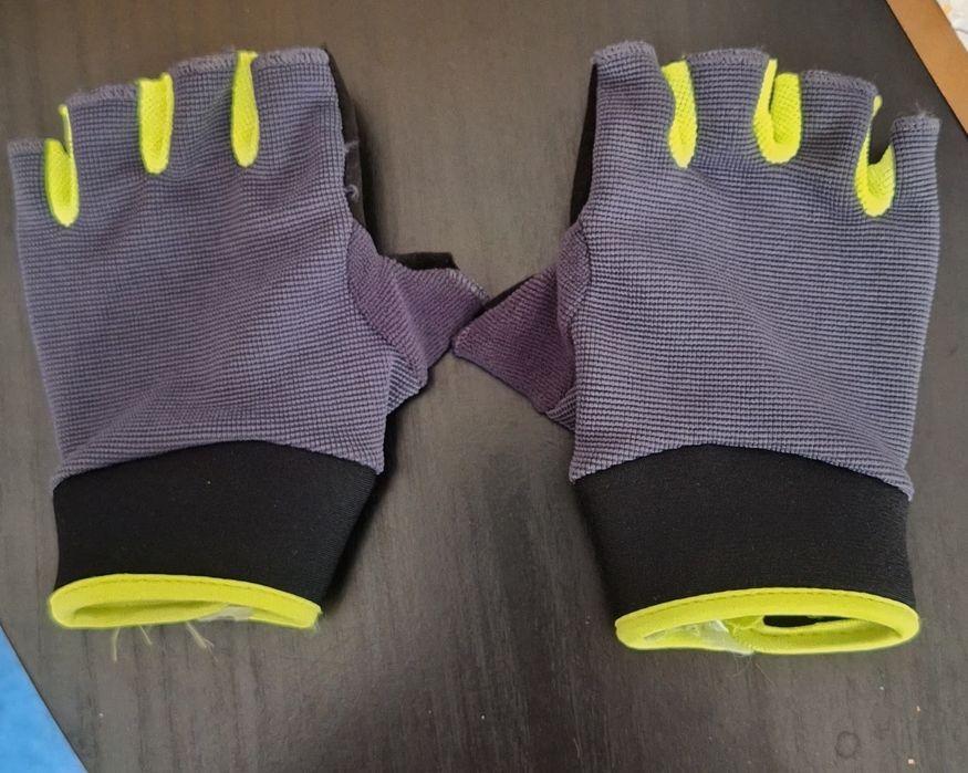 Capacete + luvas + selim gel