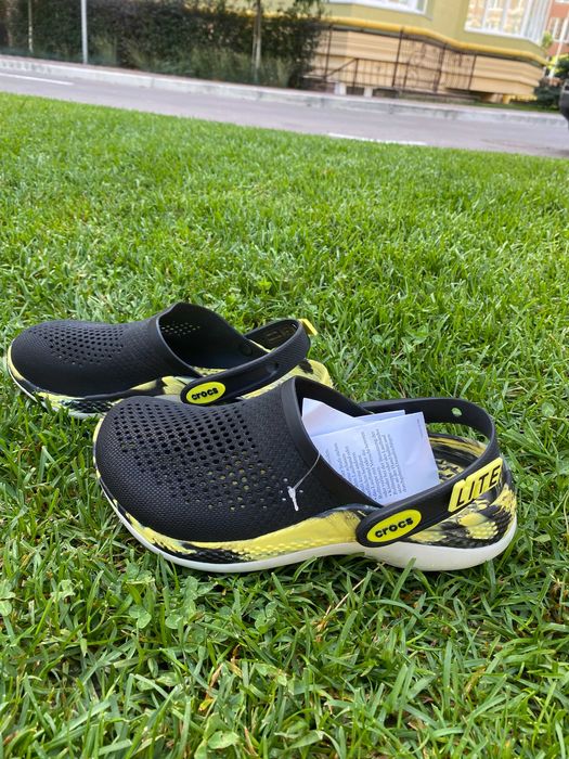 Crocs Literide 360 черные,с желтым  кроксы оригинал 36-44