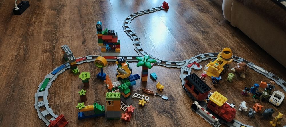 Lego Duplo залізниця + зоопарк + парк юрського періоду