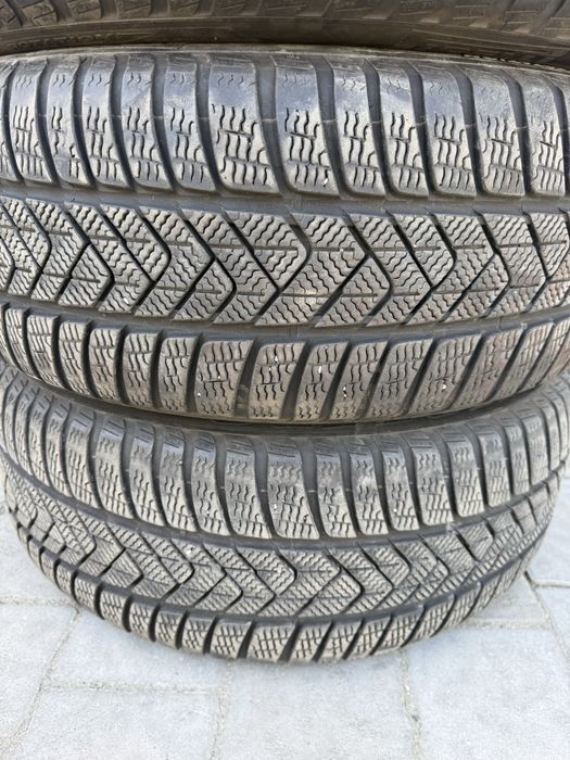 245/45R18 Pirelli Sottozero 3