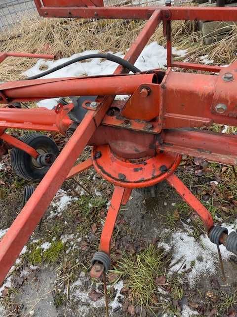 Przetrząsarka do siana Kuhn 6301