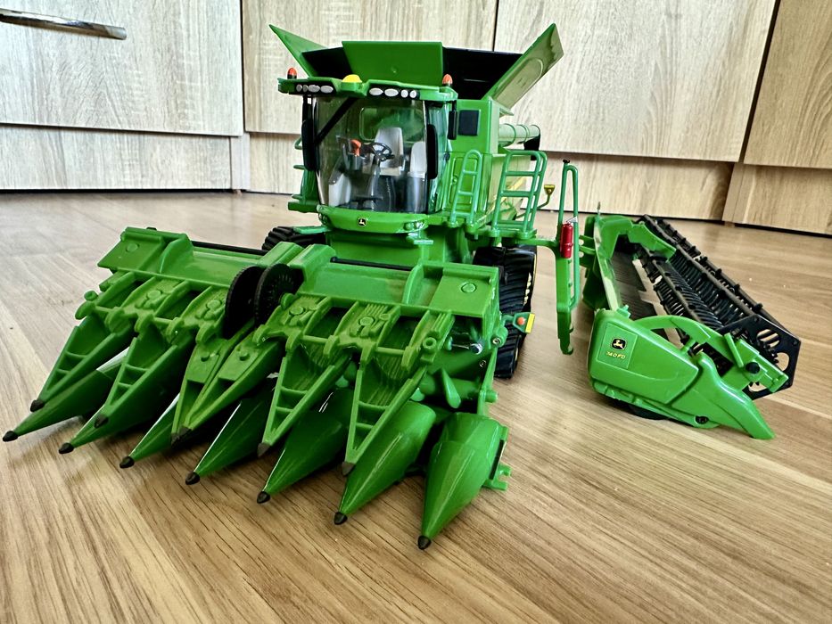 Коллекционный Комбайн John Deere S780 1:32 (Siku; Tomy Britains; ERTL)