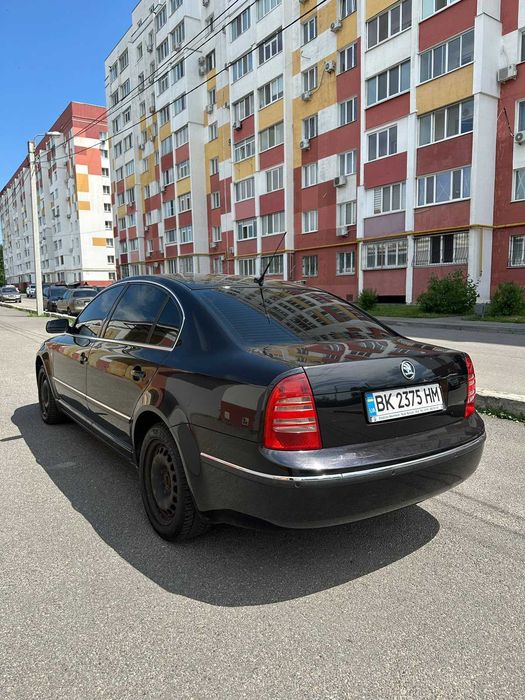 Продам машину Шкода супер б 2.5