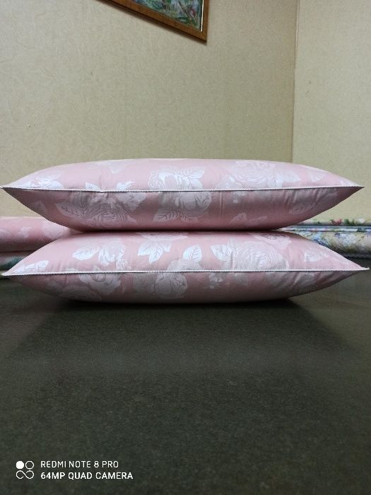 Парова чистка подушок, реставрація , заміна напірника.