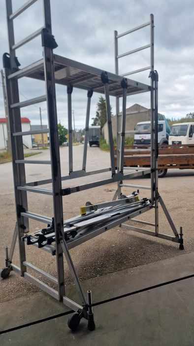 Andaimes em aluminio com escada extensível