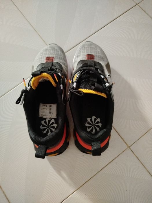 Tênis Nike 38.   Usado uma vez