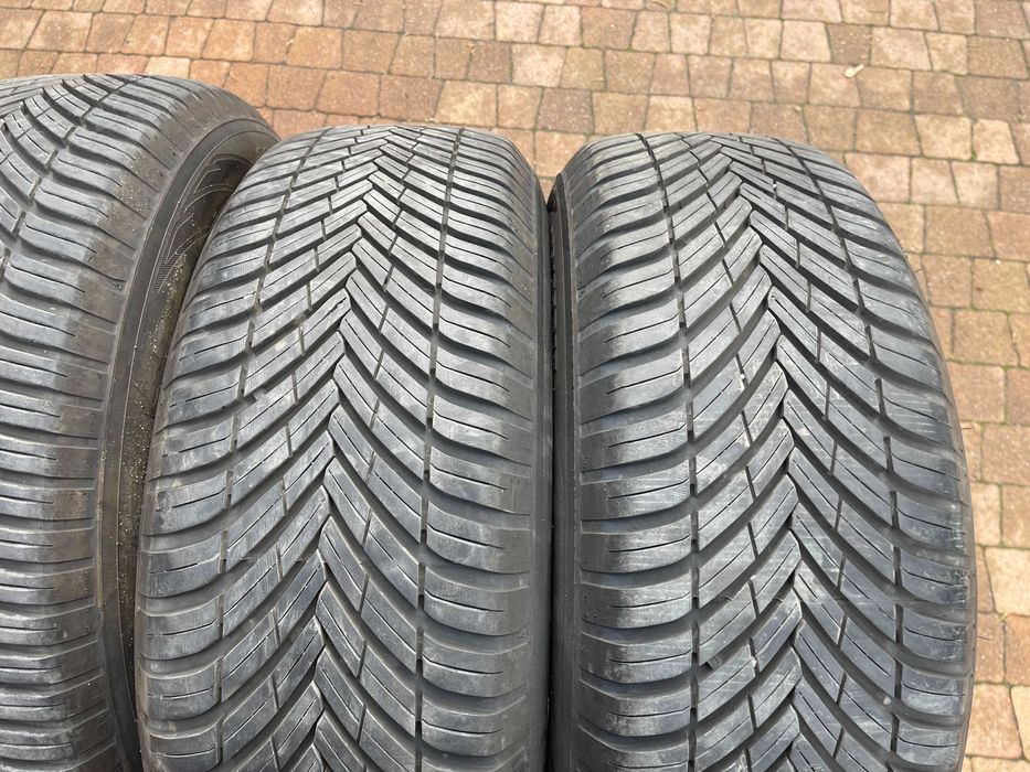 3944. Koła zimowe Honda CR-V 5x114.3 225/65/17 Toyo 8mm 2023r