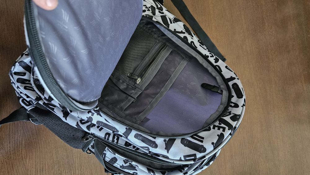 Plecak młodzieżowy z deskorolkami mało uzywany