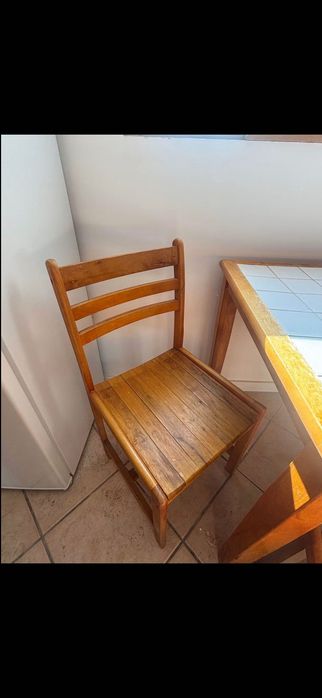 Mesa e 4 cadeiras