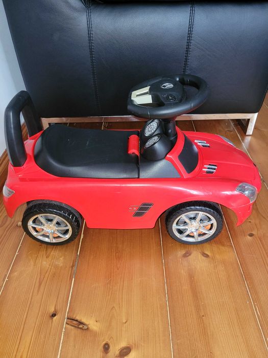 Jeździk Mercedes-czerwony