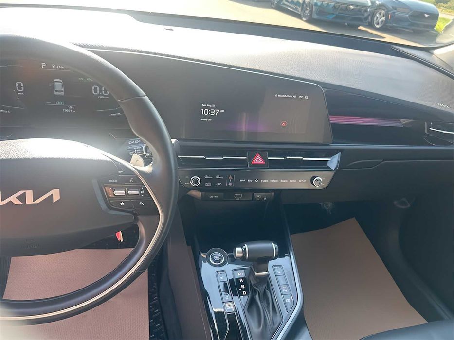 Kia Niro Plug-In Hybrid      2023