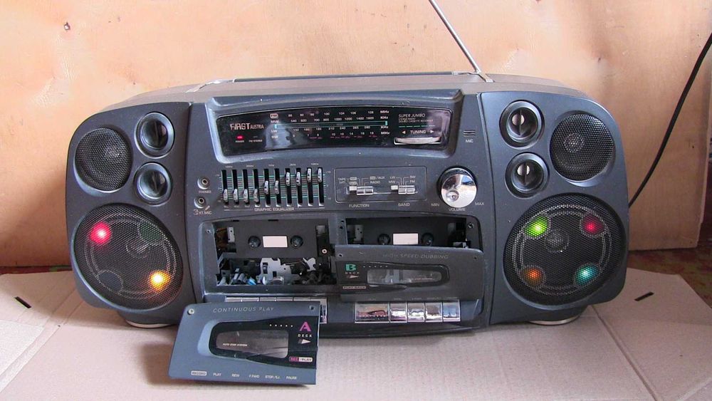 Магнитола Fast  магнитофон радиоприемник