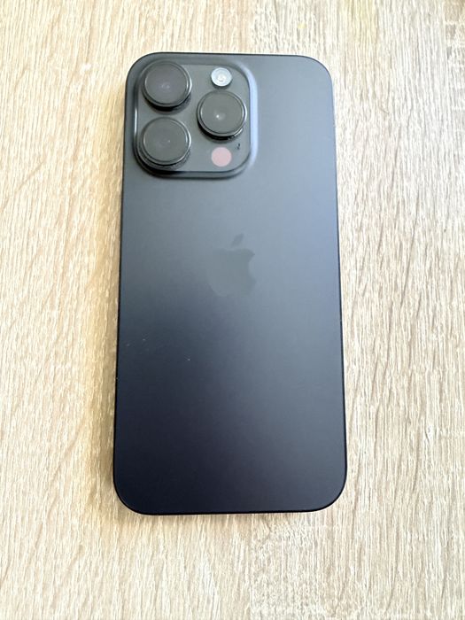 Iphone 15 pro stan idealny