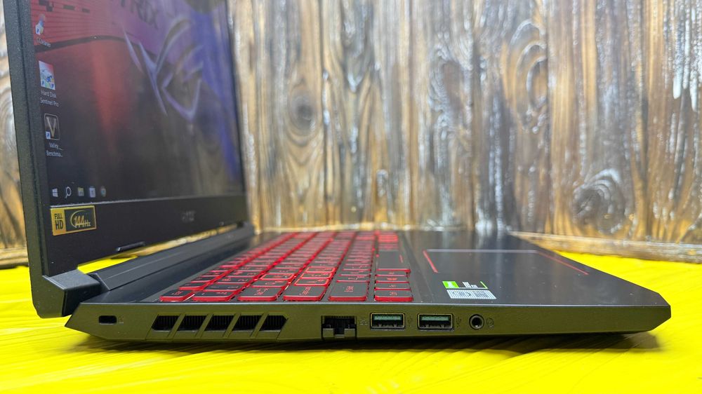 Стильний Геймерський Ноутбук Acer Nitro 5  AN515-55 /Core i5-10300H/GTX 1650 TI 4 GB