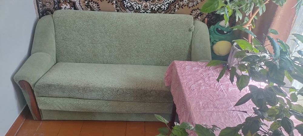 Продам диван в непоганому стані та кресла в подарунок