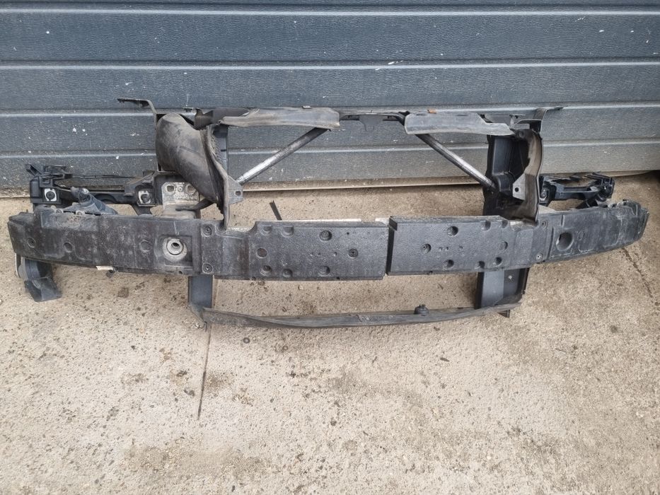 Pas przod przedni wzmocnienie czołowe belka wlot Bmw E60 E61