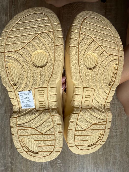 Nowe kapcie damskie Puma