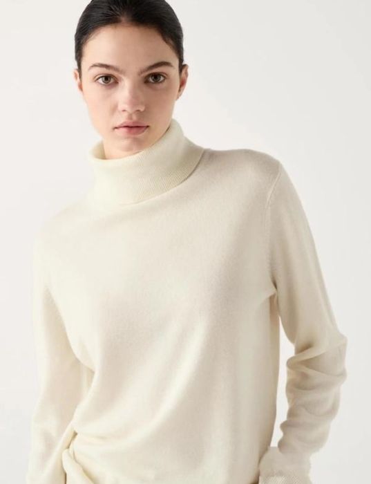 Uniqlo кашеміровий светр гольф під горло кашемір білий молочний  xs s