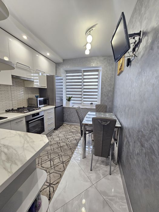 Подобово Vip класу 2-кімнатна квартира, з сучасним ремонтом