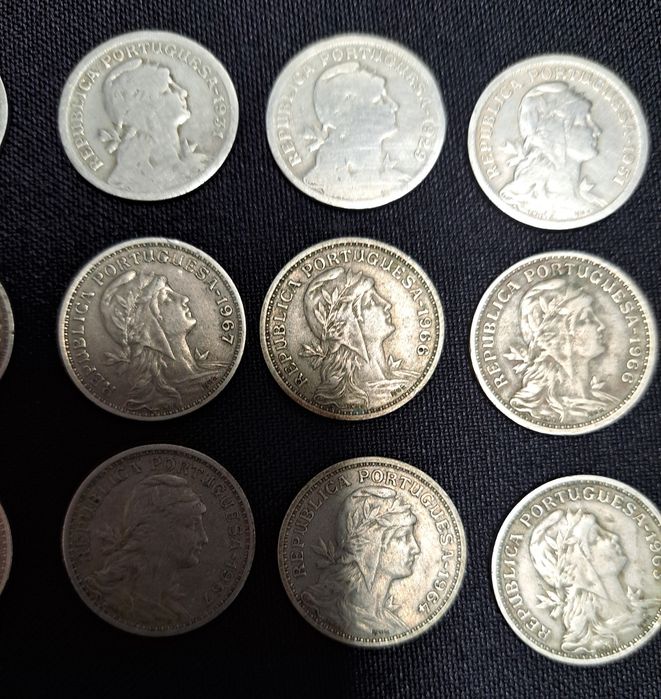 Coleção de moedas  50 centavos.