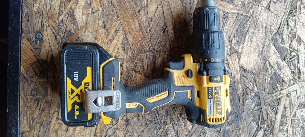 Wkrętarka DeWalt dcd778 Aku 4ah