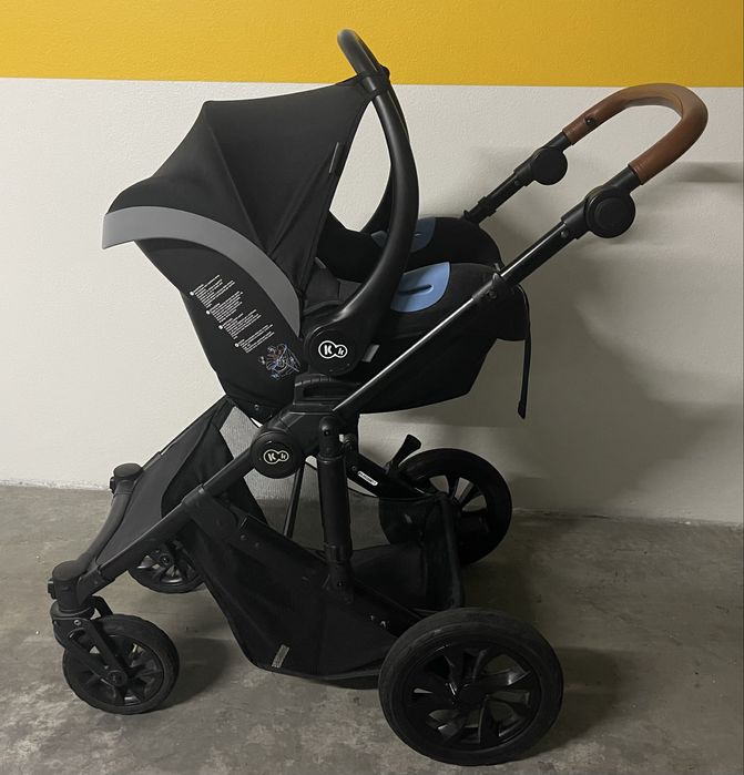 Carrinho de Bebé Kinderkraft 3 em 1 - babycoque + alcôfa + cadeirinha