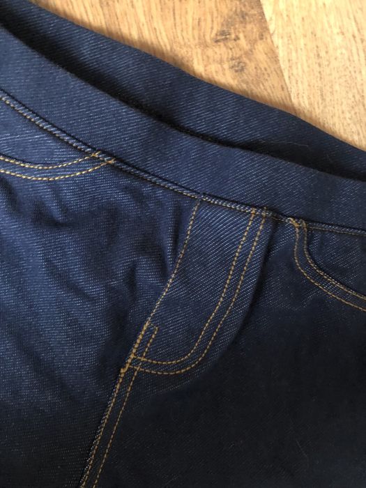 Damskie granatowe  obcisłe rozciągliwe dzianinowe jegginsy S 7/8