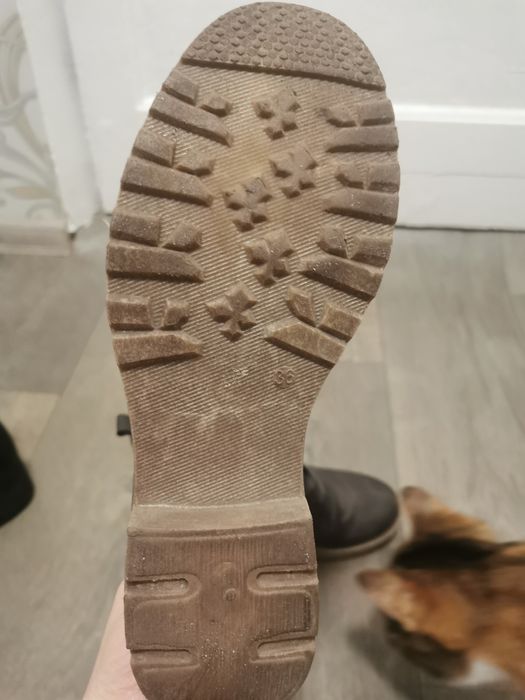 Женские ботинки на шнурке