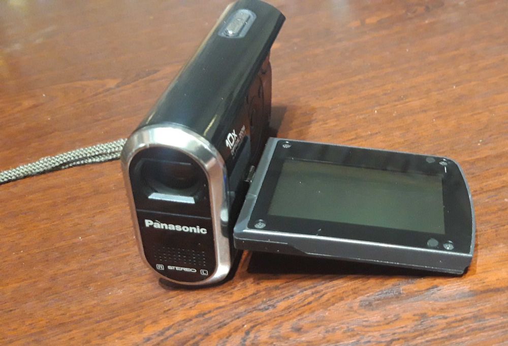 Вiдеокамера PANASONIC SDR-S10. Made in Japan.