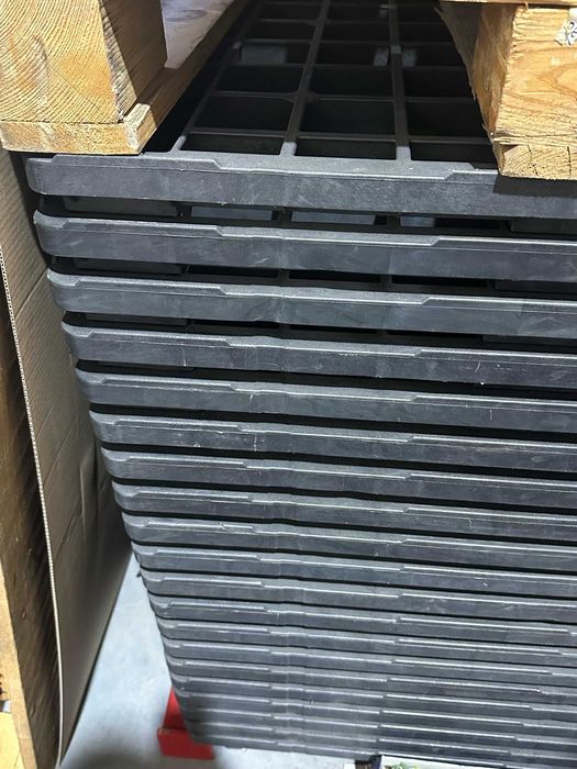 Paleta euro plastikowa 120x80 marki Purus Plastics