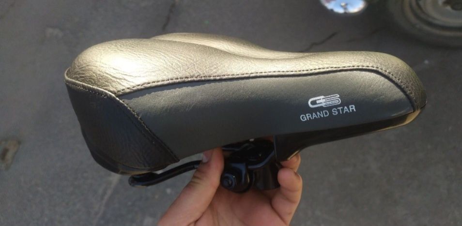 Велоседло. Седло на велосипед. Седло