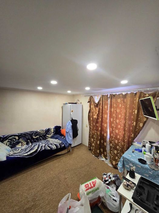 Продам часть дома Роганский ЖМ с кадастровым и приватизацией.