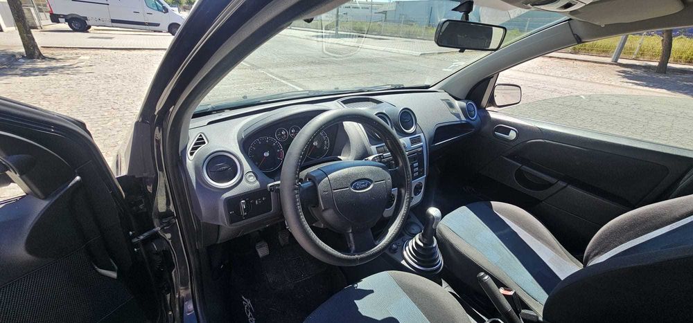 Ford Fiesta First Edition 1.25 Gasolina – 2005 - 125.000km